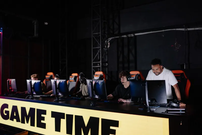 Beyond the Trophy: How Smart US Gamers Are Building Real Income in 2024's Expanding Gaming Economy