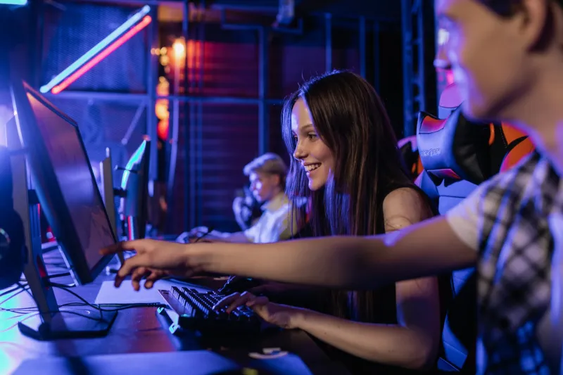 Squad Up: How Friend Groups Are Becoming the New Power Players in US Tournament Gaming